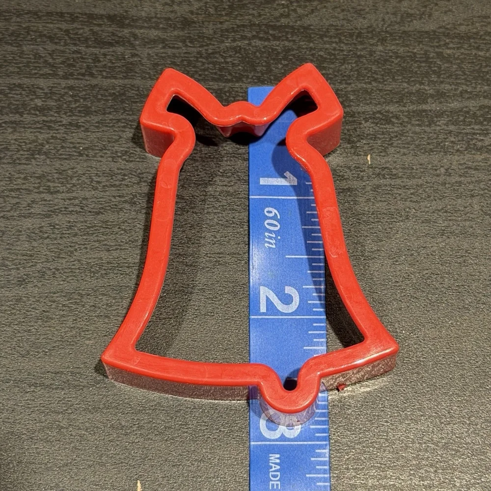 Plastic Christmas Cookie Cutter Lot of 6 Red Tree Star Angel‎ Santa Bell Flake